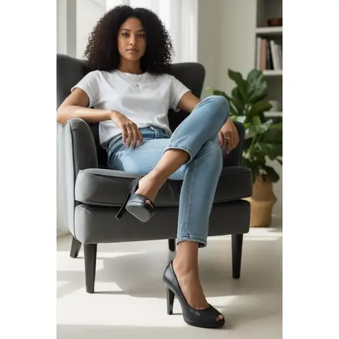 Westies Womens Black Platform Peep Toe Heels Elegant Chic Size 8