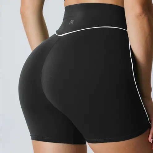 Berlook Black Natural Waisted Lycra® Short Size L