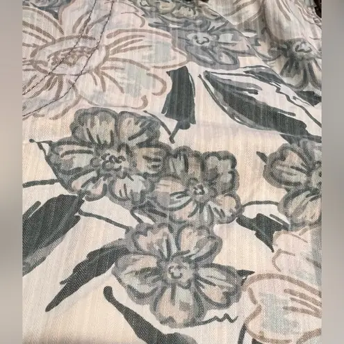 Gloria Vanderbilt | women’s paper bag style shorts. Size: 14