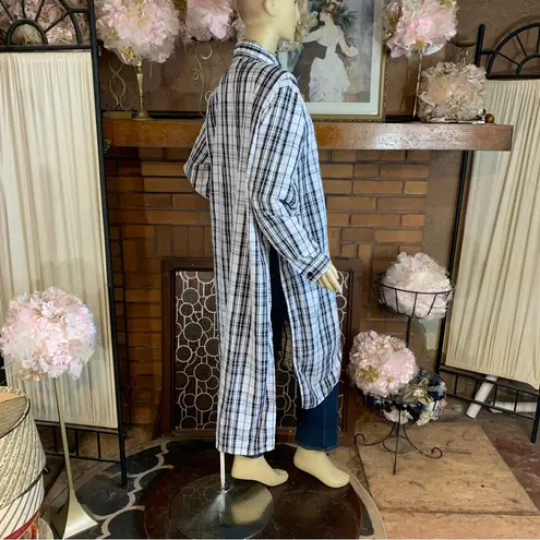 Thrill Jeans BLACK AND WHITE PLAID LONG BUTTON DOWN WITH SIDE SLITS (1X)