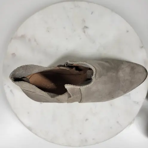 Seychelles Womens Ankle Boots 8 Gray Taupe Suede Leather Side Zip Block Heel