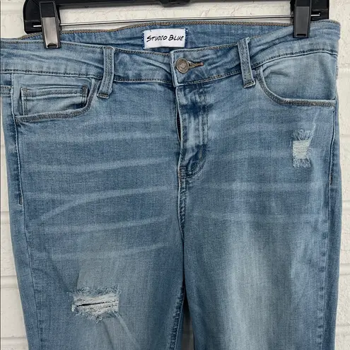 Studio Blue Women's Blue Distressed Jeans with Rips. Size 30