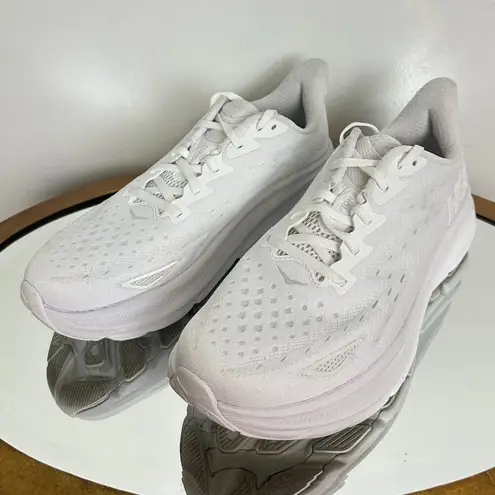 Hoka Clifton 8 Running Shoe in White White Size US 9.5