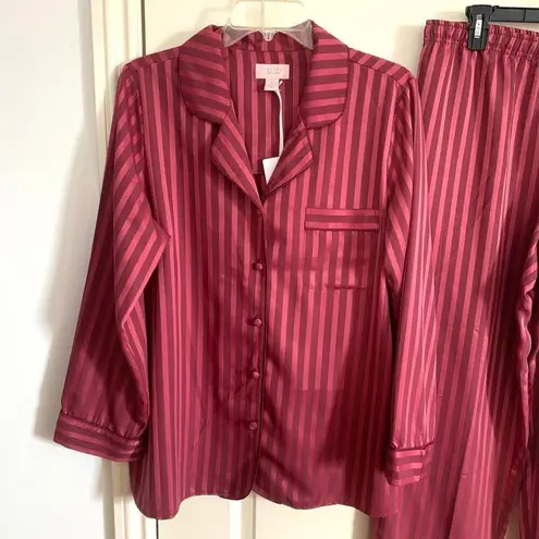 Cabernet Satin Pajama Top and Pants Set in Red Stripe Size L