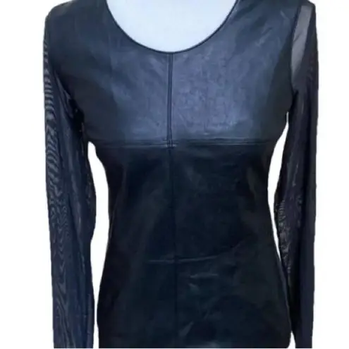 🔥Bailey 44 (rare to find in Navy blue) faux leather top size med