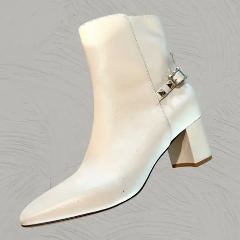 Valentino Garavani Women's Rockstud Leather Ankle Boots Size 37.5 ivory color