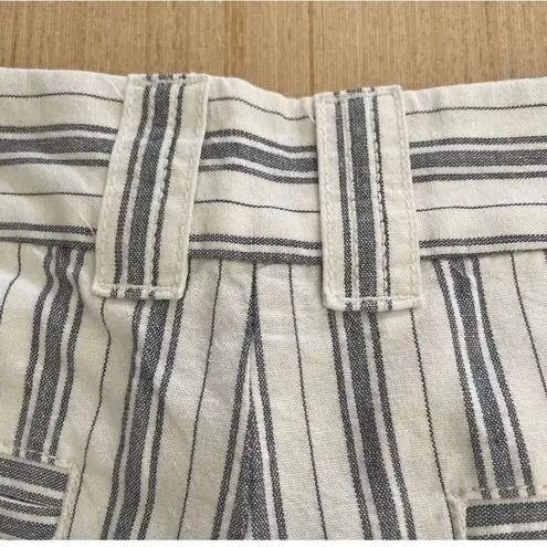 J crew white and blue stripe city fit shorts Size undefined