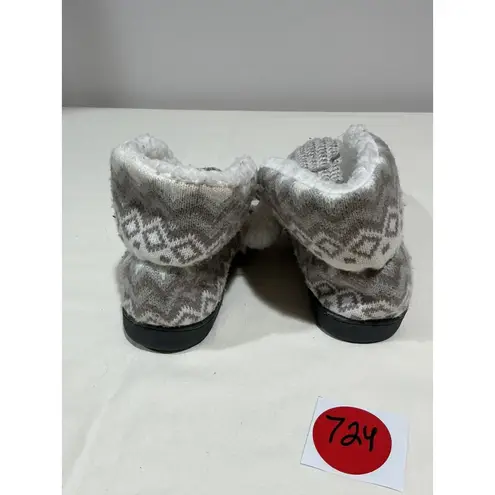 Woman’s Mukluks Size Medium 7