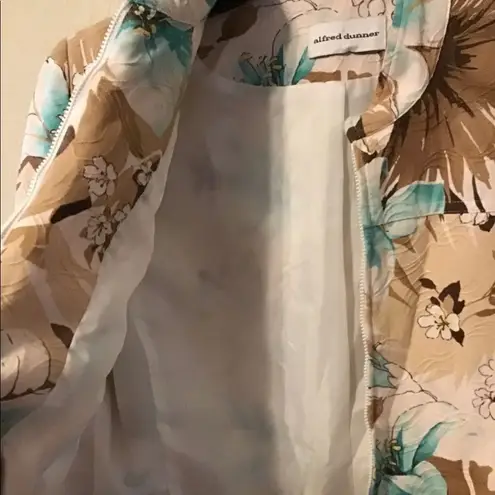 Casual floral long sleeve blazer top size 10