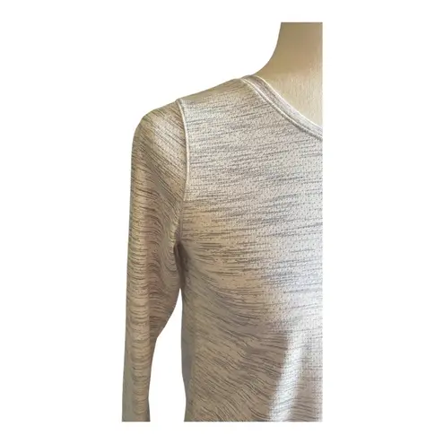 Zyia -ACTIVE TOP WITH OPEN BACK-SIZE SMALL Grey heathered open back active top, has thumbholes and reflectors on wrist, has no tags, long sleeves, 94% polyester and 6% spandex, excellent condition  Measurements: Bust: armpit to armpit 17 inches  Length: shoulder seam to bottom 22 inches