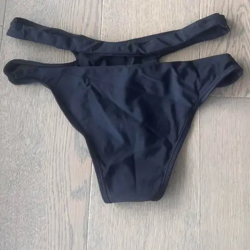 NWOT Black cut out bikini bottoms