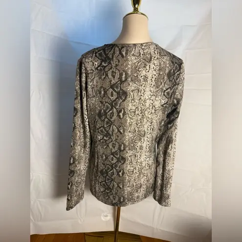 Gibson Gray and White Long Sleeve Blouse
