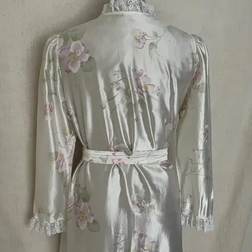 Vintage Jolie Two Women's Coquette Floral Lace Trim Robe Long Sleeve Loungewear White Size undefined