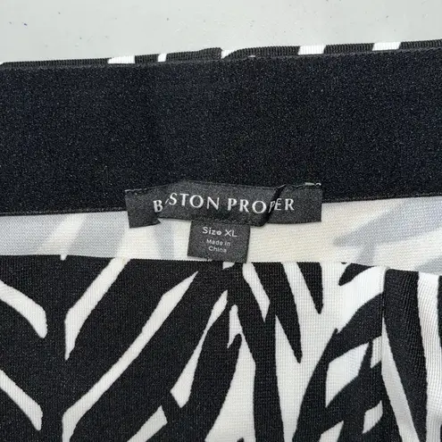 Boston Proper Size XL Black & White Tropical Palm Print Pull-On Wide Leg Pants