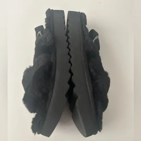 Women’s Koolaburra by Ugg Black slippers size 8