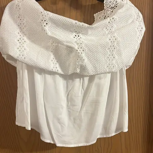 Francesca's Francesca’s Jun & Ivy White Eyelet with Lace Crop Top