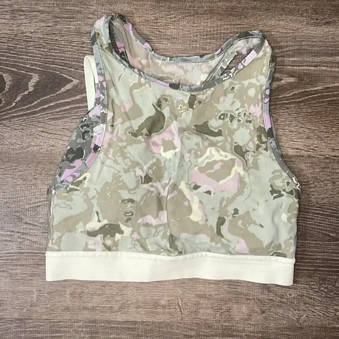 Gymshark  *2 Piece‎ Set* Mesh Layer Top & Leggings Pistachio Ice Cream SZ Medium - Image 3