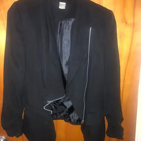 Luxe Zip up black blazer