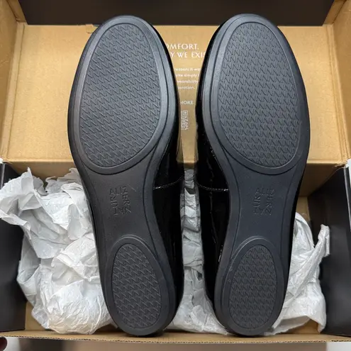 Naturalizer Women's Maxwell Round Toe Ballet Flats- Wide Width- 8.5W