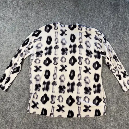 Caryn Vallone Small Sweater White Black Abstract Animal Print V