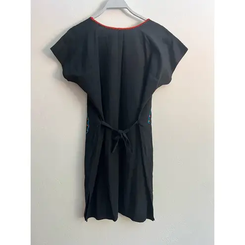 Handmade Authentic Mexican
Embroidered Oaxacan Floral
Midi Dress Size: Medium