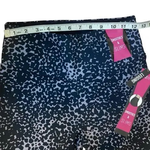 TeezHer Women’s Printed Leggings LA Giraffe Blue Size Small NWT Smoothes Slims