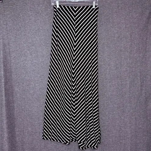 Iris Los Angeles Black White Striped Maxi Skirt Large Flowy Stretch Chevron