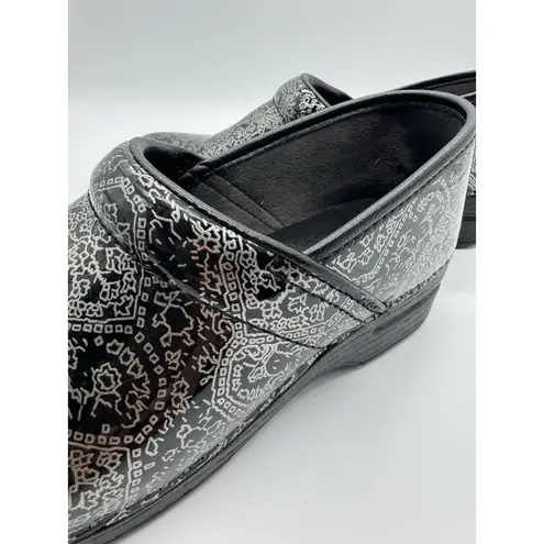 Dansko Professional Clogs Size 40 Floral Metallic Nursing Excellent Condition