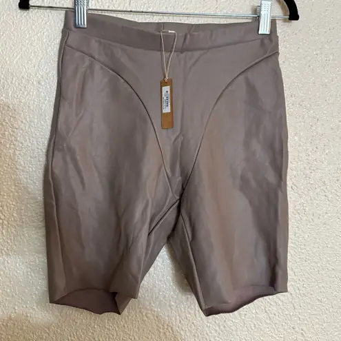SKIMS faux leather biker short Cement color size S NWT