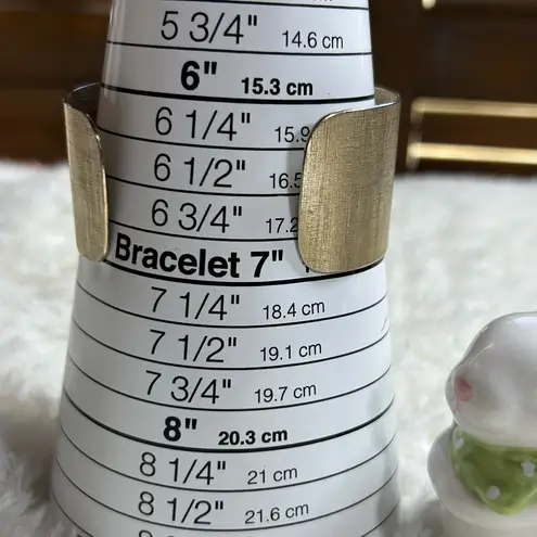 Vintage Maple leaf gold tone brushed cuff bracelet