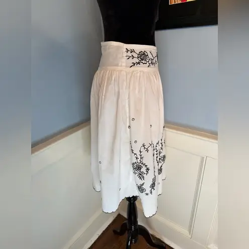 Vintage 90s White and Black Embroidered Peasant Skirt Sz 7
