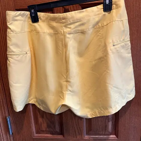Duck head  Yellow Sport Shorts Size 12 Women’s Activewear DHX-Dry