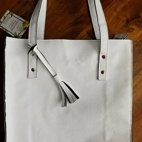 White Bucket Tote Gold Stud Should StrapTassel Zipper Fashion Bag