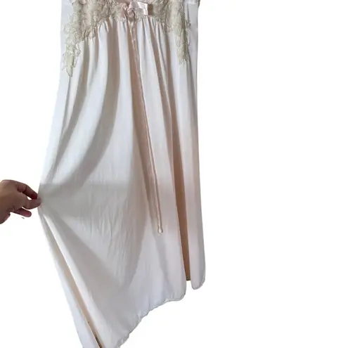 Vintage Van Raalte Babydoll Nightgown Women size 36 Nylon Gown Pink Coquette 60s