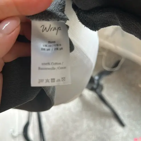 The Wrap Lightweight 3/4 Sleeve Sweatshirt, Size 6 US, EUC Gray