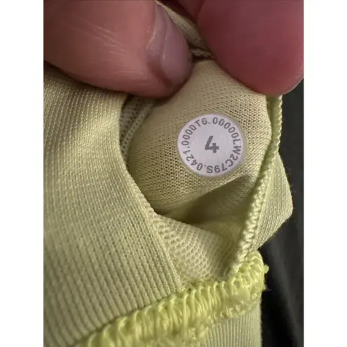 Lululemon Energy Bra Bright Yellow Size 4 Removable Pads Cross back Yoga Gym