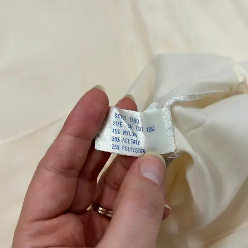 LORD & TAYLOR Vintage Slip Womens Sz Small Wonder Maid Fine Lingerie Union Label