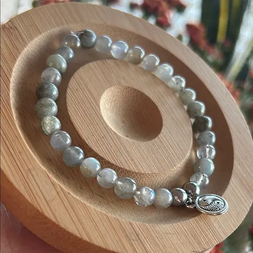 Handmade Labradorite + Hematite Beaded Bracelet with Yin Yang ☯️ Silver Charm *