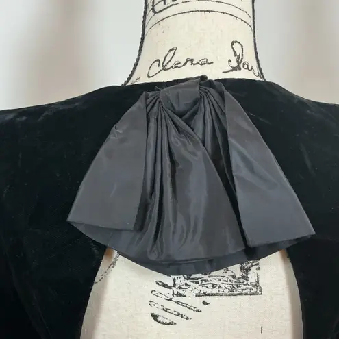 Vtg Gunne Sax by Jessica Black Velvet Gown –Sweetheart Neckline, Bow Back Sz 11
