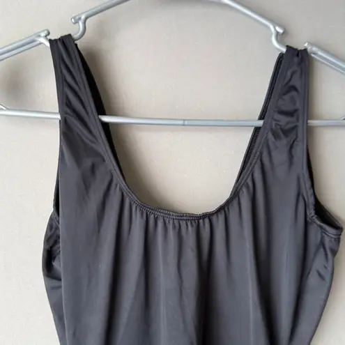 Assets sz M black deep plunge shaping tank top Size M