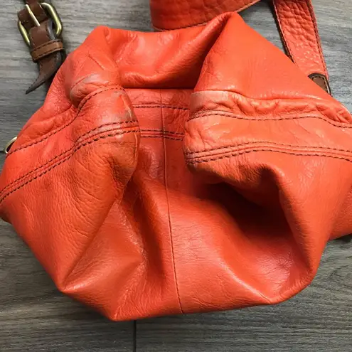 Fossil  Explorer Crossbody‎ Bag Orange Pebbled Leather Zip Top Purse Pockets FLAW