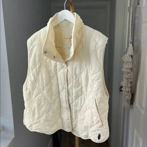 FP Movement Quinn Quilted Puffer Vest in White Brushed Sail M $128 Size M