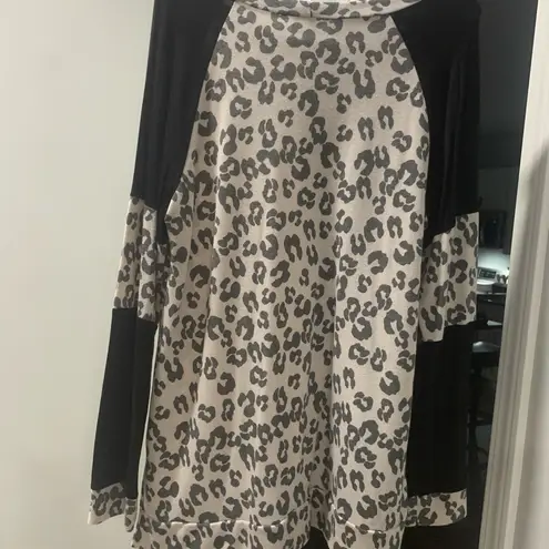 Sew in love Leopard Print Women's long sleeve top medium Black Size L