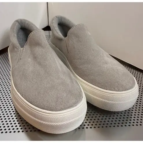 Soda Women's Gray Suede Slip-On Sneakers Shoes Size 6