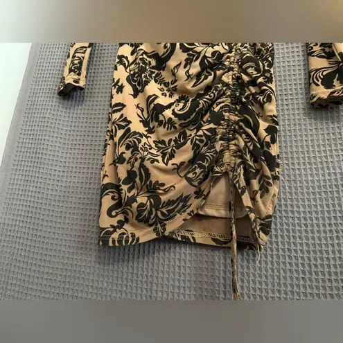 Windsor Dress Womens Small Floral Bodycon VNeck Ruched LongSleeve Romantic Chic Black