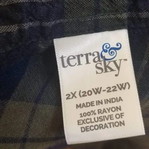 Terra & Sky  / 20-22w / Green and Blue Buttonup thumbnail 3