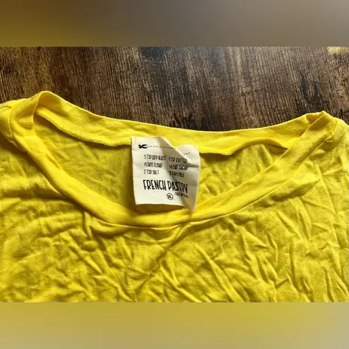 French Pastry | juniors California t-shirt. Size: XL