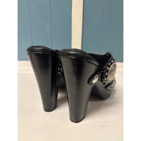 Womens Black Studded Western Buckle Platform Mules Sandals Heels Size 8.5