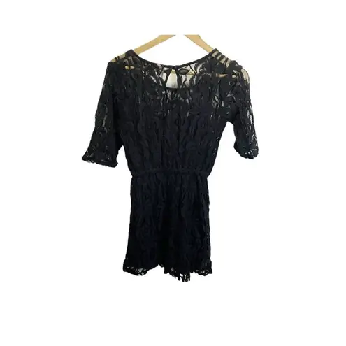 love on a hanger  Little Black Lace Dress Mini Mid Length Sleeves M Lined