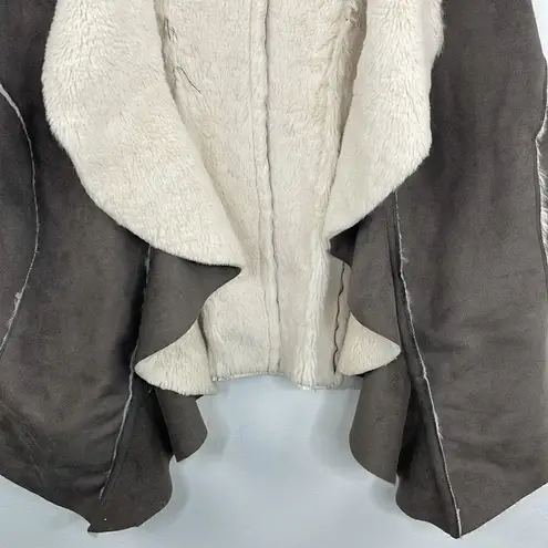 Au Lieu Soft Fuzzy Faux Fur lined Draped Vest Top Outerwear Small / Medium Gray